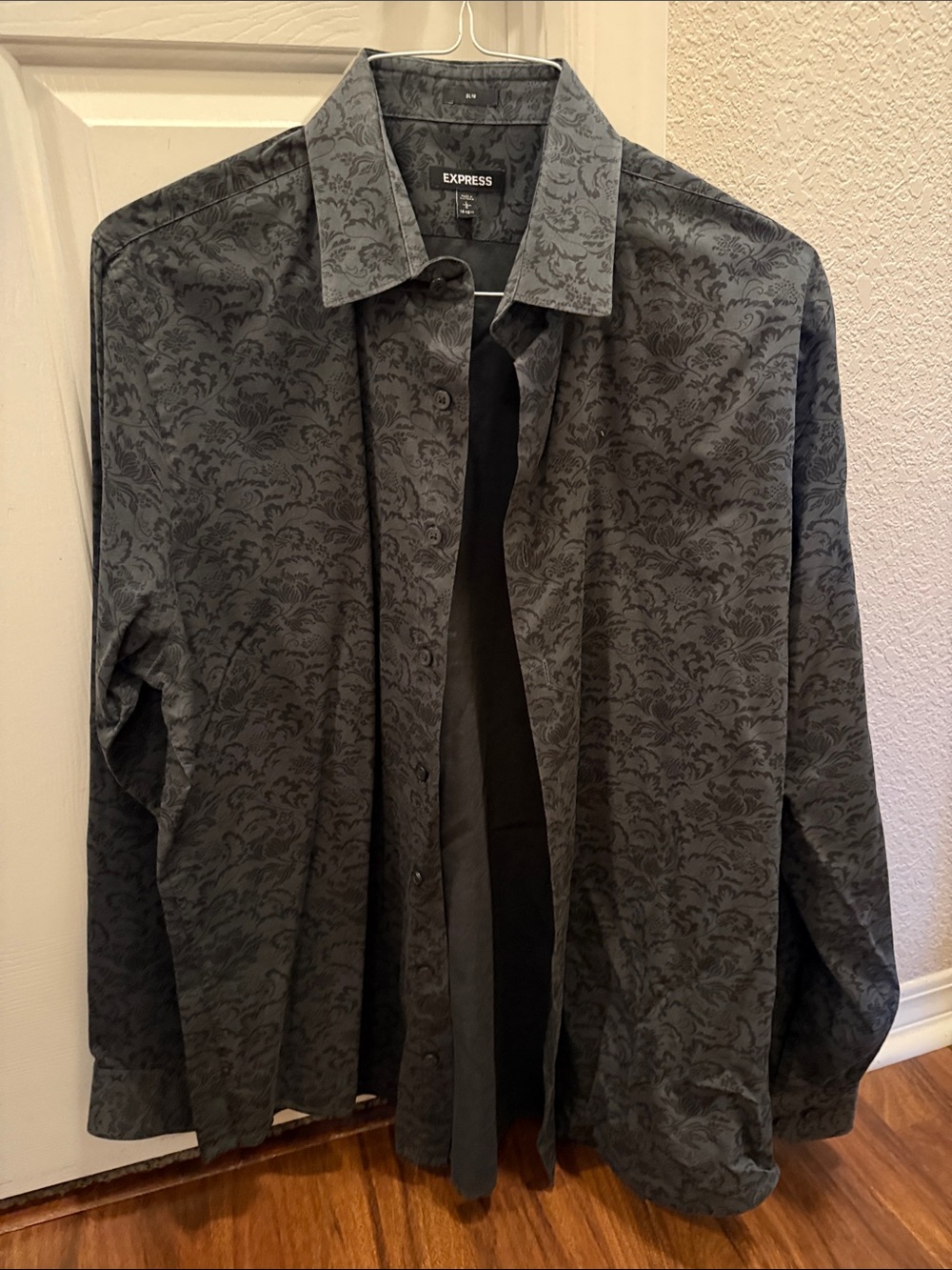 Express Men's Dark Gray Floral-Pattern Button-Up Shirt